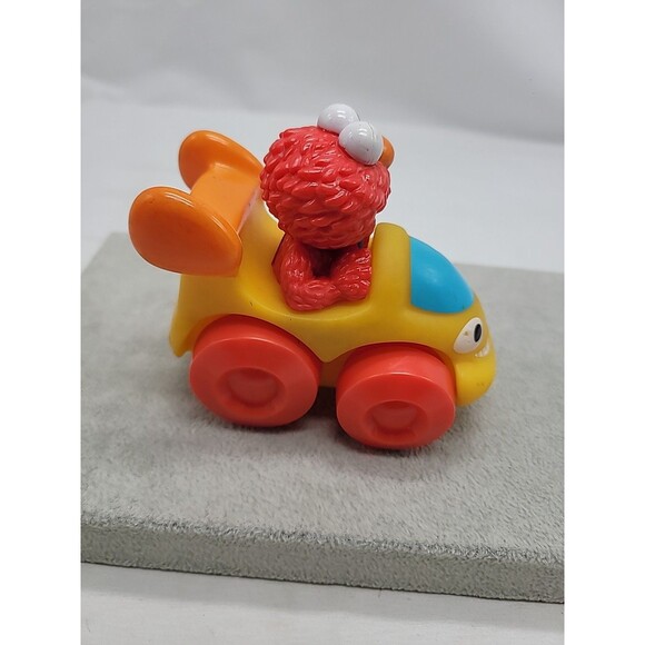 Elmo 2011 Hasbro 4"  Figure Car Sesame Street Workshop Yellow Orange Red - Picture 7 of 16